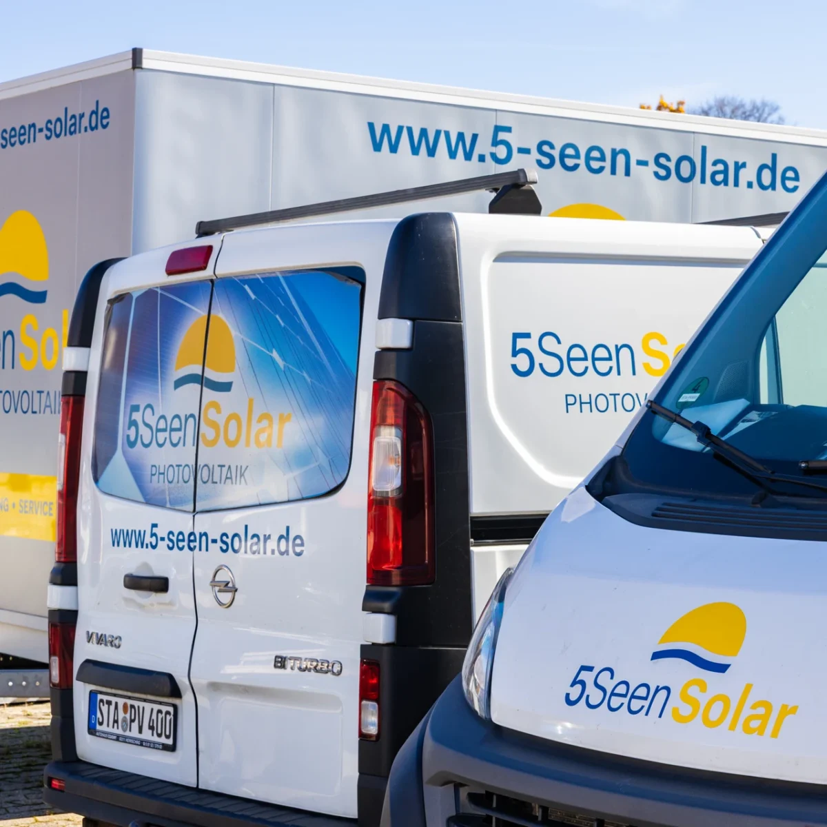 Service-Fahrzeuge von 5 Seen Solar für die Montage und Wartung Ihrer PV-Anlage